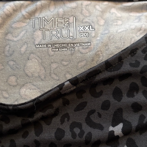 Time and Tru Black Patterned Long Sleeve Dress - Picture 2 of 3